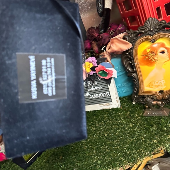 Both Qurans in decorative protective sleeves - Picture 7 of 8